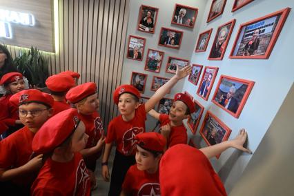 Встреча Александра Коца с юнармейцами в Комсомольской правде\"