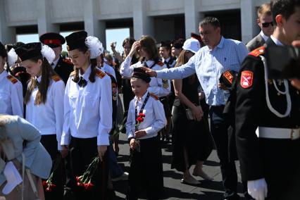 Парад кадетского движения Москвы Не прервётся связь поколений\" на Поклонной горе