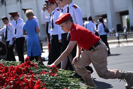 Парад кадетского движения Москвы Не прервётся связь поколений\" на Поклонной горе