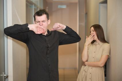 Зевающие люди