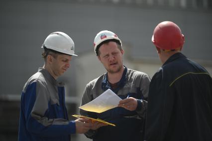 Спуск на воду скоростного катамарана Форт Обручев в Санкт-Петербурге