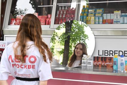 Летний клуб на Тверском бульваре в рамках проекта Лето в Москве\"