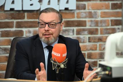 Антон Максимов