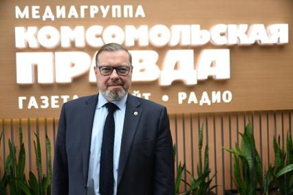 Антон Максимов