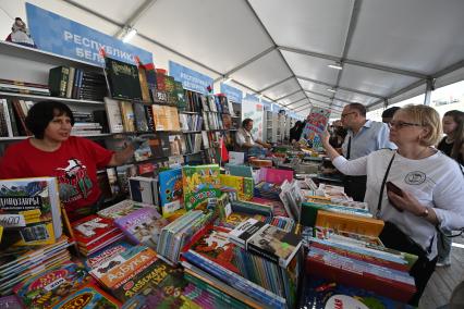 XI книжный фестиваль Красная площадь\"