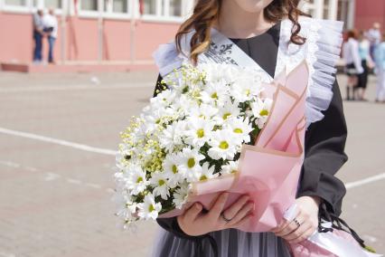Последний звонок в школе в Красноярске