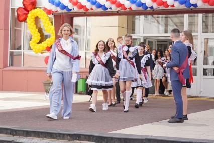 Последний звонок в школе в Красноярске