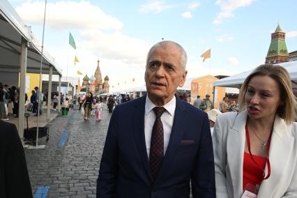 Геннадий Онищенко