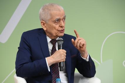 Геннадий Онищенко