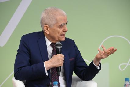 Геннадий Онищенко