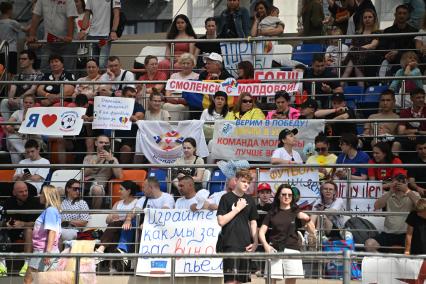 Матч Победы на стадионе имени Дмитрия Аленичева в Мытищах