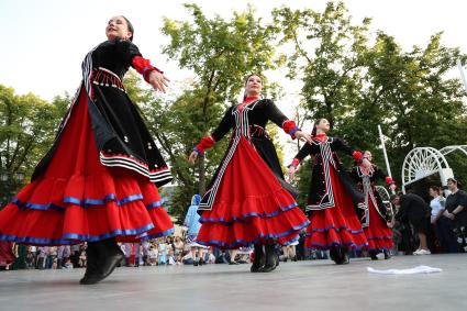 Фестиваль Улица. Танцы\" на Чистопрудном бульваре