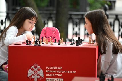 Летний клуб на Тверском бульваре в рамках проекта Лето в Москве\"