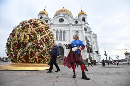 Пасхальное яйцо у Храма Христа Спасителя