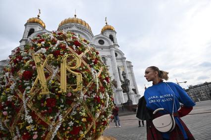 Пасхальное яйцо у Храма Христа Спасителя