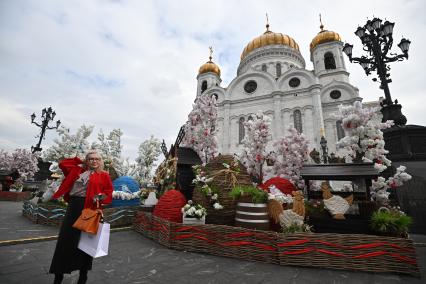 Пасхальное яйцо у Храма Христа Спасителя