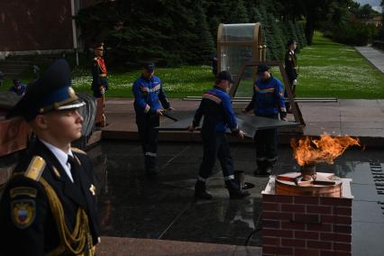 Профилактика Вечного огня в Александровском саду