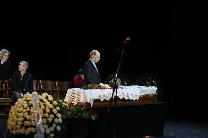 Прощание с актрисой Натальей Теняковой