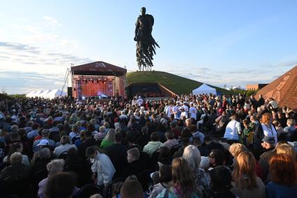 У Ржевского мемориала Советскому солдату состоялся концерт-реквием Мы этой памяти верны\", посвященный Дню памяти и скорби