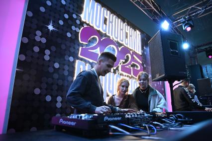 Московский выпускной - 2025. Код поколения\" на ВДНХ