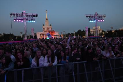 Московский выпускной - 2025. Код поколения\" на ВДНХ