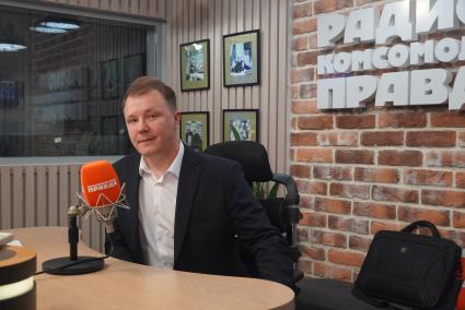 Дмитрий Берестов на радиостанции Комсомольская правда\"