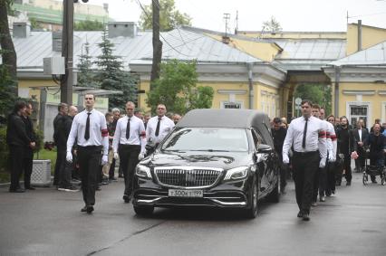 Похороны бывшего министра транспорта РФ Романа Старовойта в Санкт-Петербурге