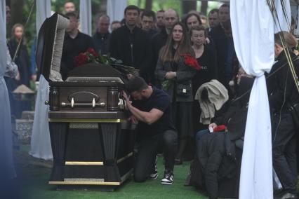 Похороны бывшего министра транспорта РФ Романа Старовойта в Санкт-Петербурге