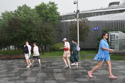 Сильный дождь в Москве