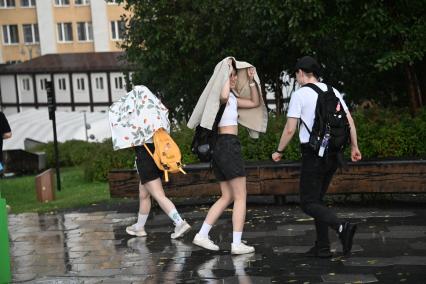 Сильный дождь в Москве
