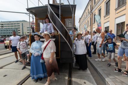 Парад исторического транспорта в Москве
