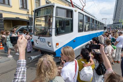 Парад исторического транспорта в Москве