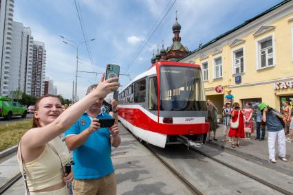 Парад исторического транспорта в Москве