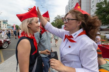 Парад исторического транспорта в Москве