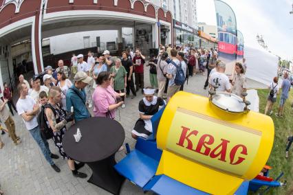Парад исторического транспорта в Москве