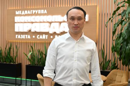 Сангаджи Тарбаев в редакции \"Комсомольской правды\"