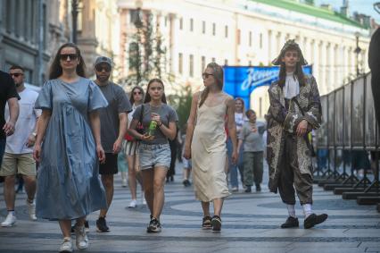 Ряженые аниматоры в Петербурге