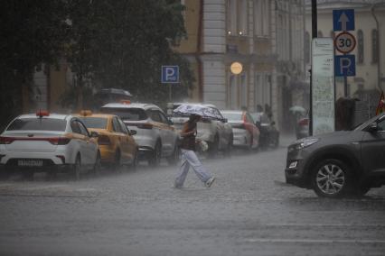 Сильный дождь в Москве