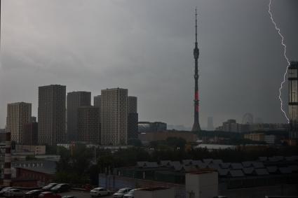Сильный дождь в Москве