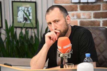 Антон Кочелаев на радиостанции \"Комсомольская правда\"