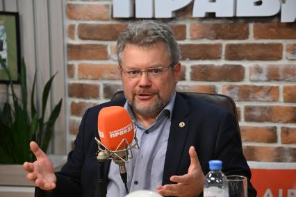 Александр Лутовинов на радиостанции \"Комсомольская правда\"