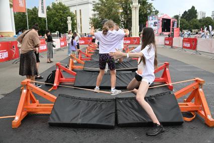 Международный фестиваль воздушных гимнастов Трапеция\" на ВДНХ