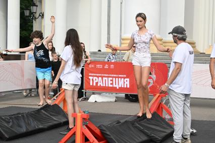 Международный фестиваль воздушных гимнастов Трапеция\" на ВДНХ