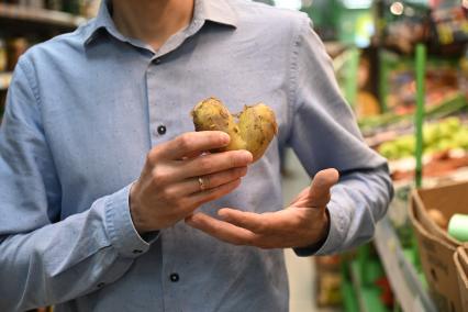 Овощи в продуктовом магазине