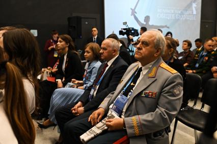 Артем Николаев