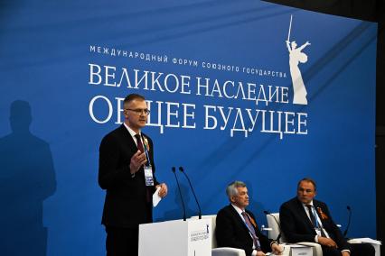 Вадим Гигин и Петр Толстой