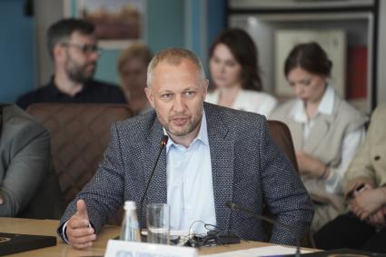 Презентация книги Гастрономическая дипломатия\" в ИД \"Комсомольская правда\"