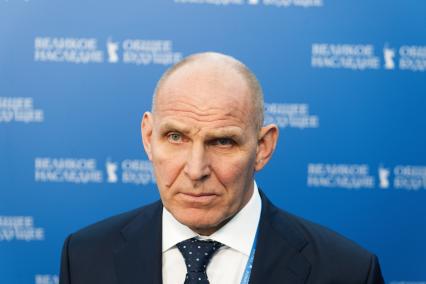 Александр Карелин