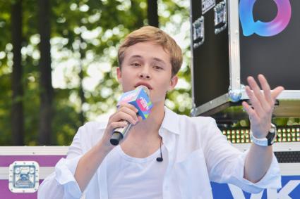 Леон Кемстач