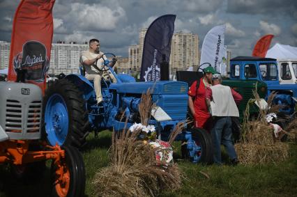12-й открытый чемпионат России по пахоте в Санкт-Петербурге